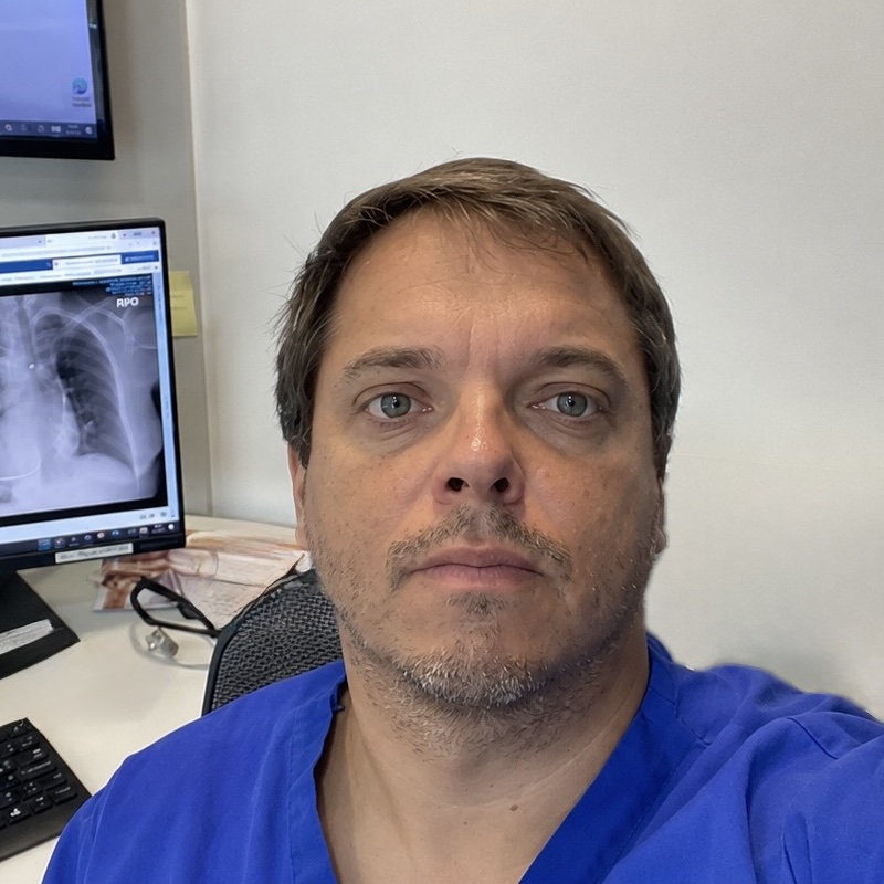 Dr. David Lazo Pérez, Cirujano Torácico especialista en cáncer pulmonar en Clínica Las Condes
